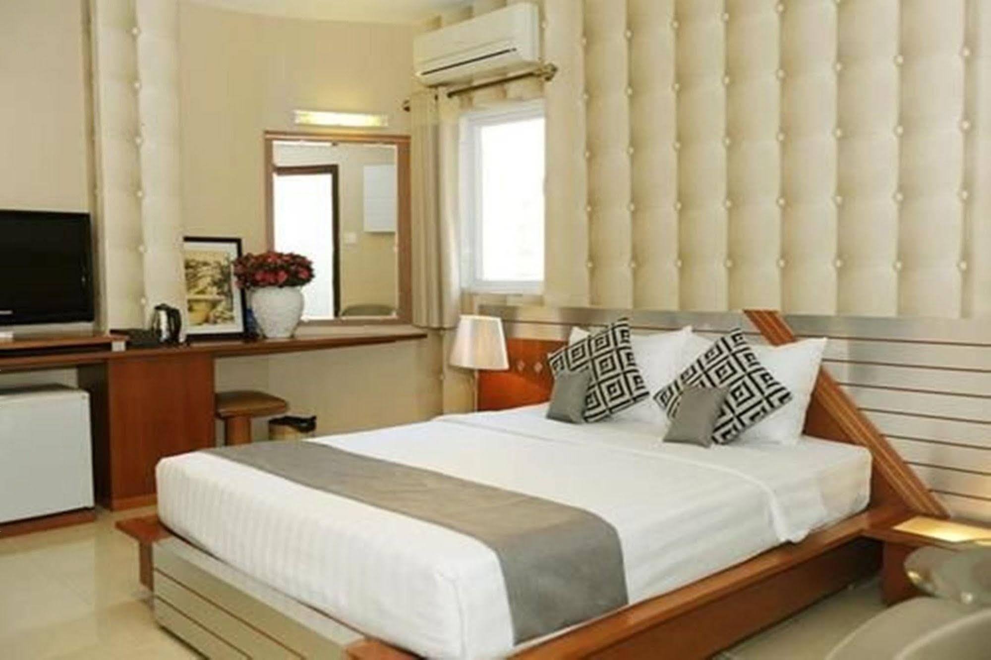 Thuy Sakura Hotel & Serviced Apartment Ho Chi Minh City Exterior photo
